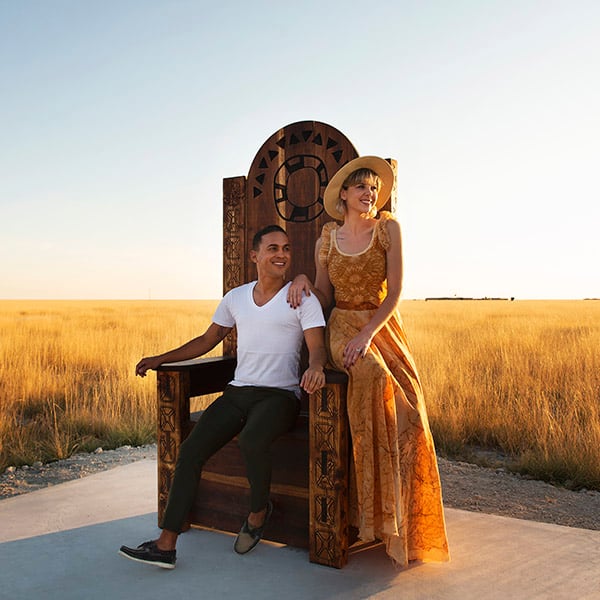 Couple an throne, savannah, Namibia