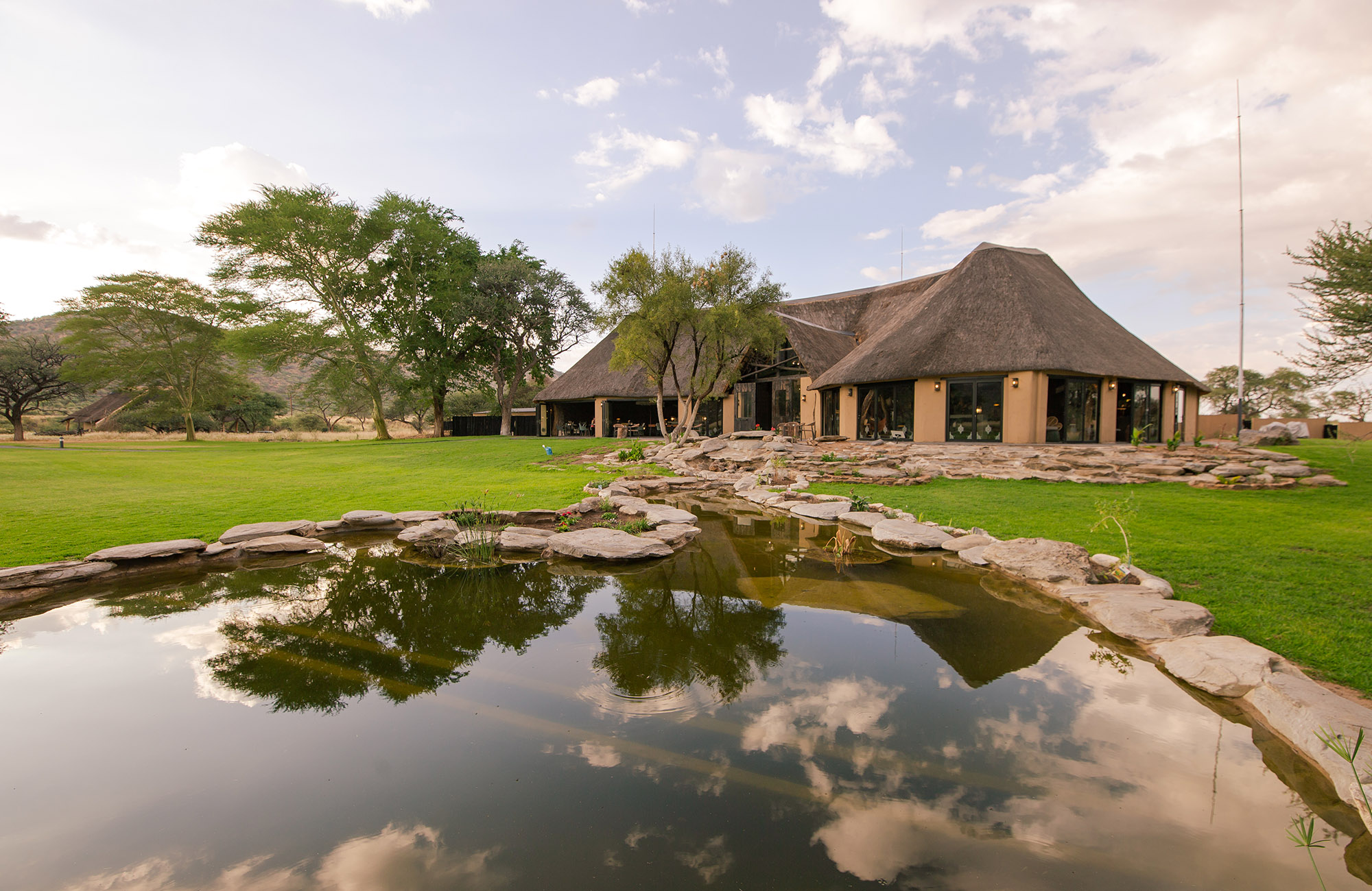 Okapuka Safari Lodge, Namibia, restaurant